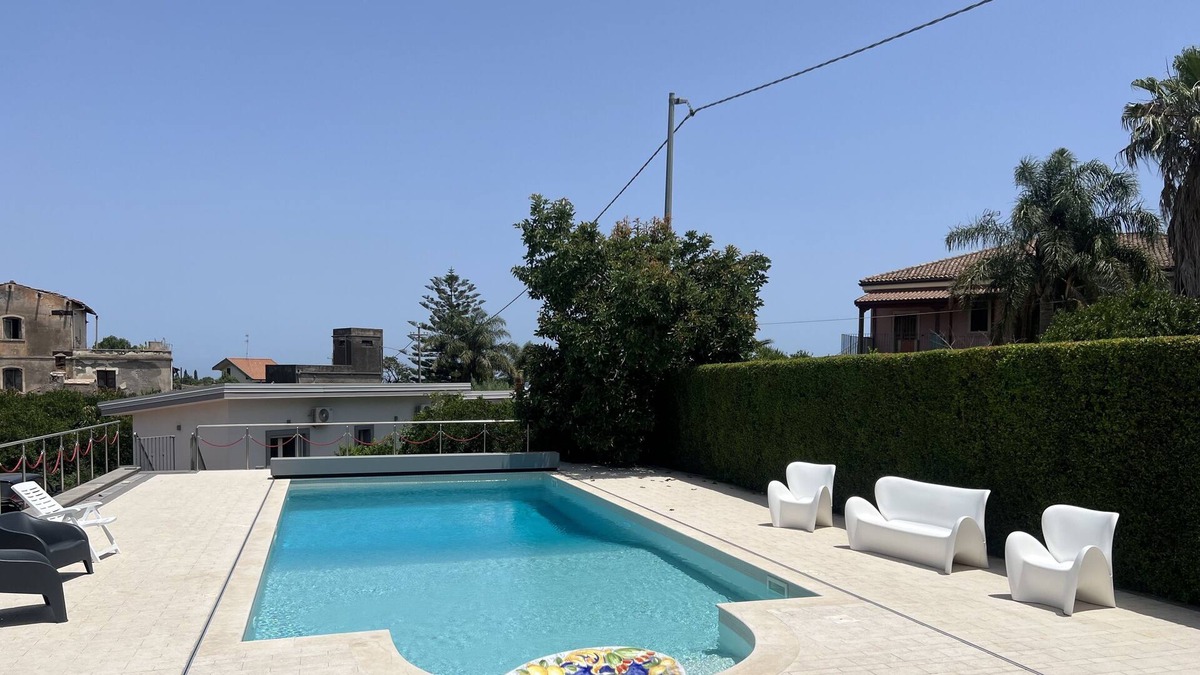 Carruba House | Holiday home "Tropical House" with private pool and near the sea