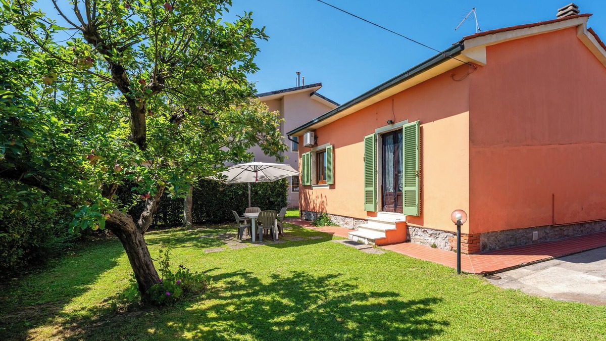 Pieve a Nievole House | Holiday Home 'Tuscany Relax Con Giardino' with Private Garden, Wi-Fi and Air Conditioning