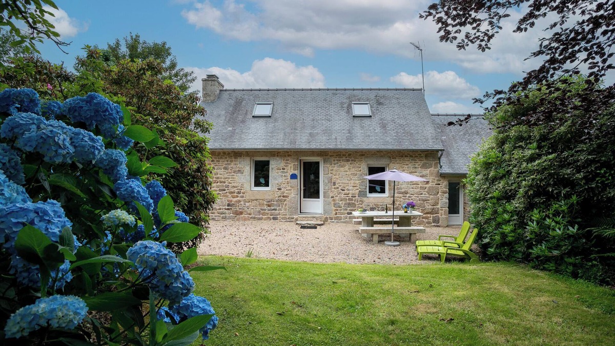 Lanvellec House | Holiday Home 'Ty Nevez' with Private Terrace and Private Garden