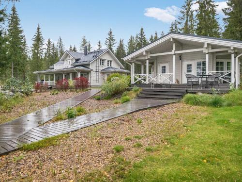 Hiukkajoki House | Holiday Home Tyssinniemi by Interhome