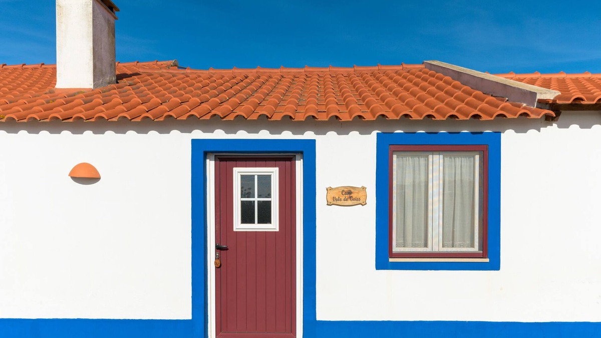 Sao Luis Apartment | Holiday Home 'Vale De Gaios' with Mountain View, Wi-Fi and Air Conditioning