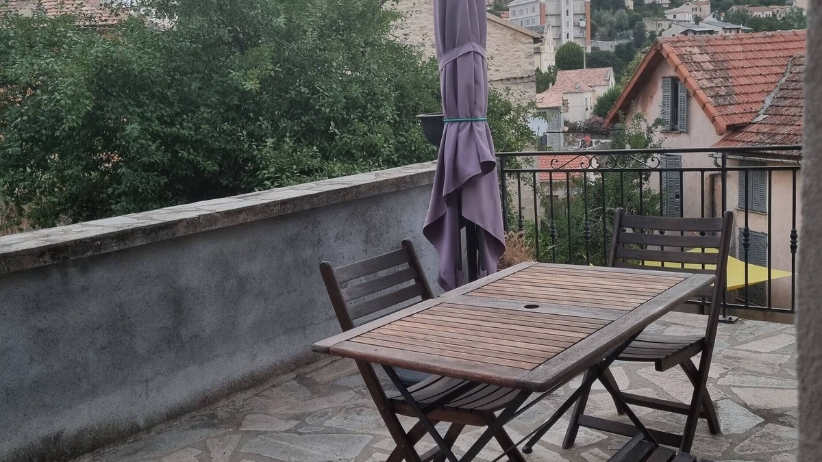 Guiselle House | Holiday Home 'Venaco' with Shared Terrace, Wi-Fi and Air Conditioning