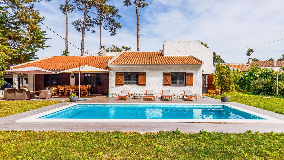 Verdizela House | Holiday Home 'Vila Das Manas' with Private Pool, Private Garden and Wi-Fi