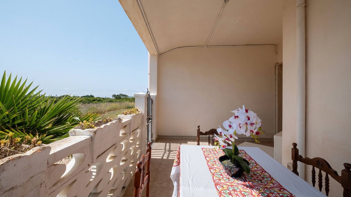 Padula Fede House | Holiday Home 'Villa Respiro Azzurro' with Private Garden and Air Conditioning