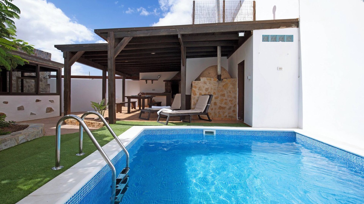 Betancuria House | Holiday Home "Villa Antonia" with Pool, Wi-Fi, Terraces and Garden