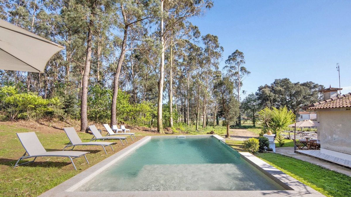 Rates House | Holiday Home 'Villa Da Floresta' with Private Pool, Wi-Fi and Air Conditioning