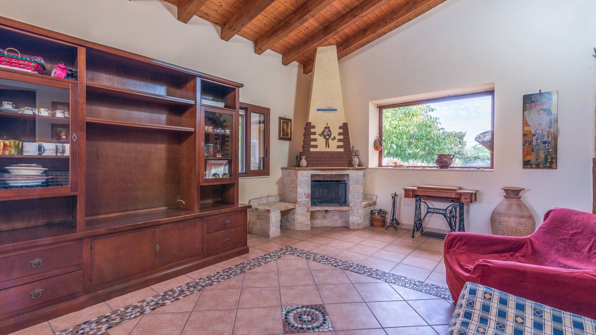 Augusta House | Holiday Home "Villa Gabri" with Pool, Garden & Terrace
