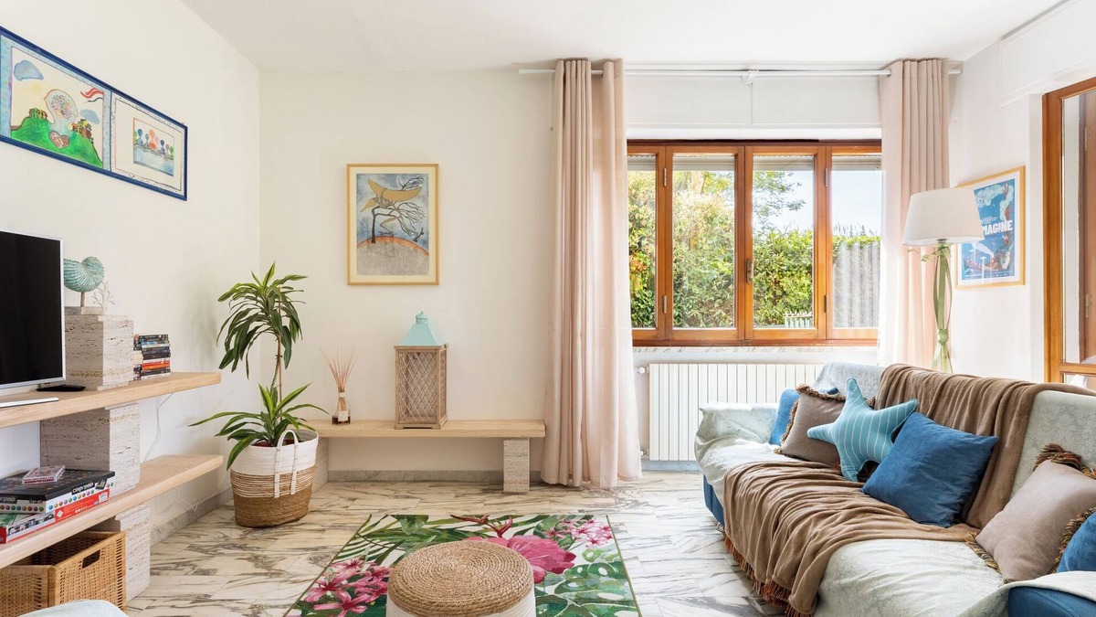 Marina di Pietrasanta House | Holiday Home "Villa Le Maree di Tonfano" with Garden, Terrace & Wi-Fi