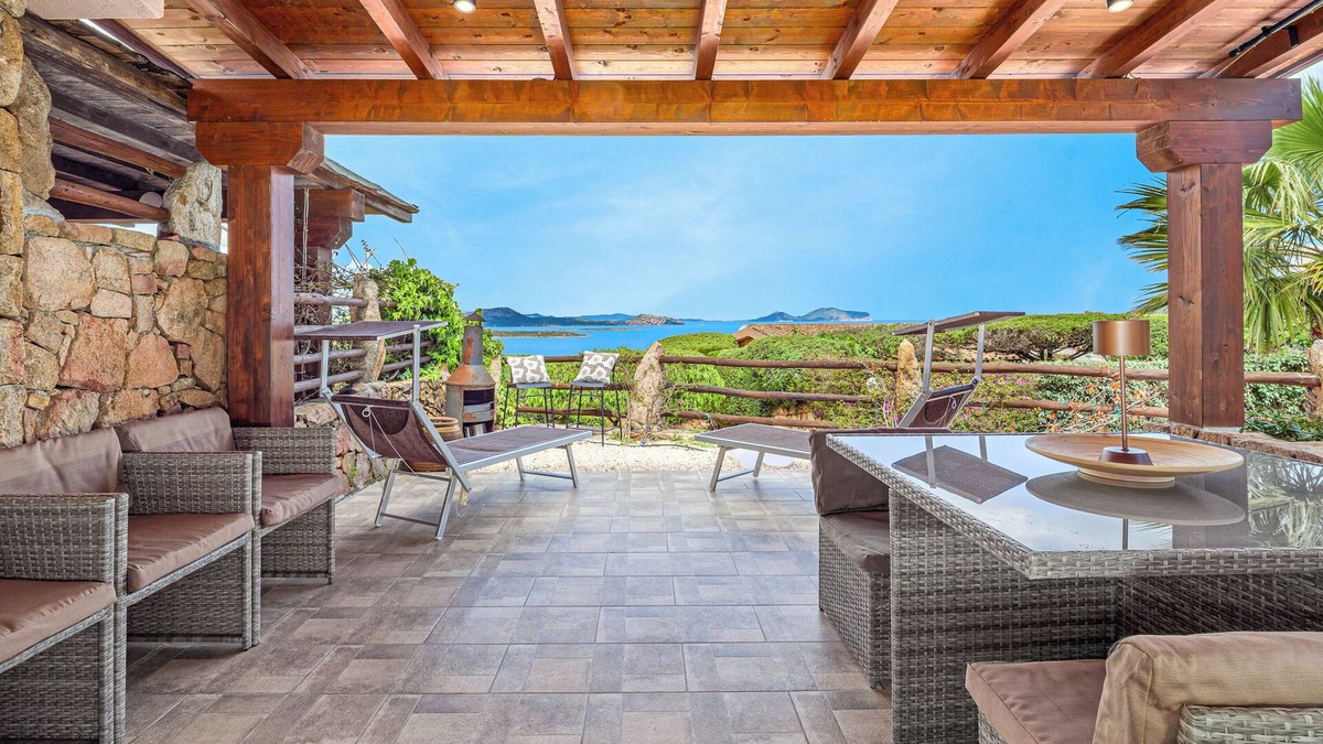 Tiriddo House | Holiday Home "Villa Caterina" with Sea View, Shared Pool & Wi-Fi
