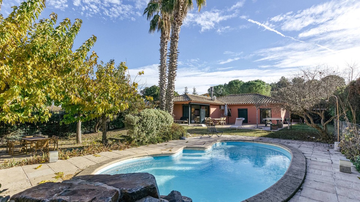 Navata House | Holiday Home 'Villa Virginie Torremirona Resort' with Private Pool, Wi-Fi and Air Conditioning