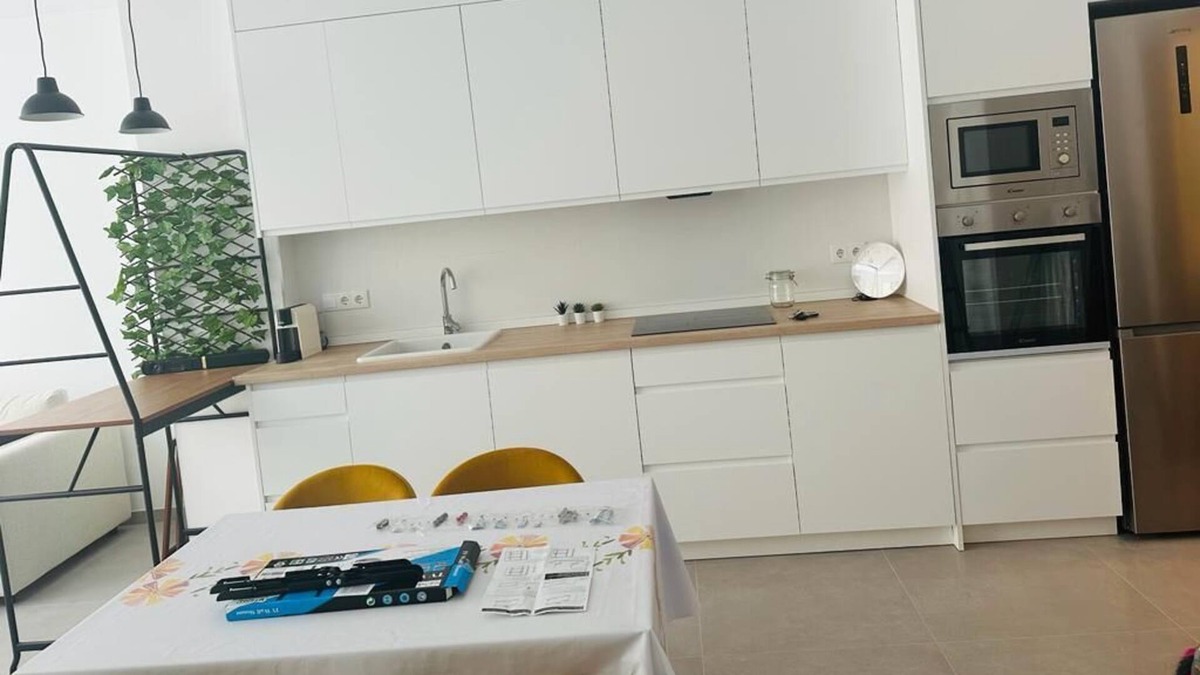 Sueca House | Holiday Home 'Villamercat' with Private Terrace, Wi-Fi and Air Conditioning