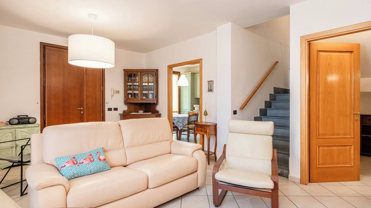 Cascina House | Holiday Home 'Villetta Grazia' with Private Terrace and Private Garden