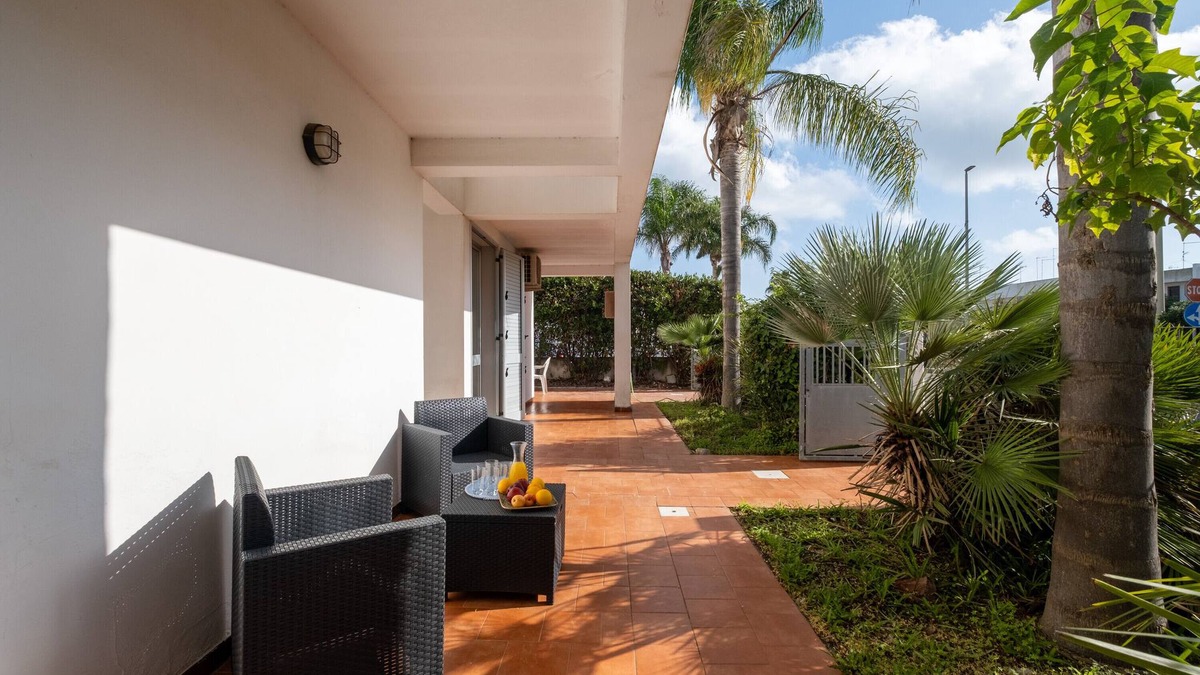 San Foca House | Holiday Home 'Villetta Blu Love San Foca' with Private Terrace, Wi-Fi and Air Conditioning