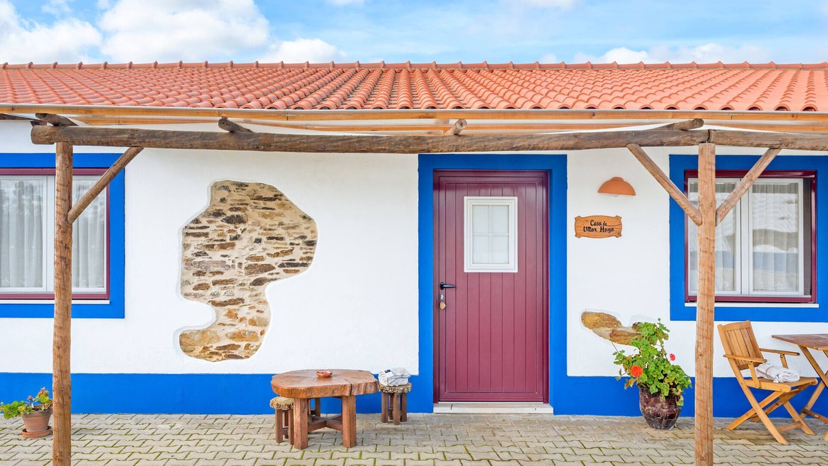Sao Luis Apartment | Holiday Home 'Vitor Hugo' with Mountain View, Wi-Fi and Air Conditioning