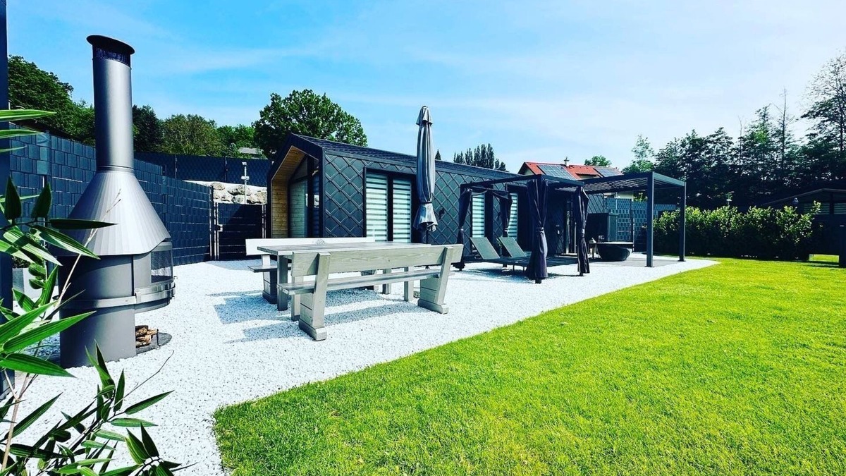 Traisen House | Holiday Home 'Voralpen Lodge - Premium' with Jacuzzi, Terrace & Wi-Fi - Adults Only