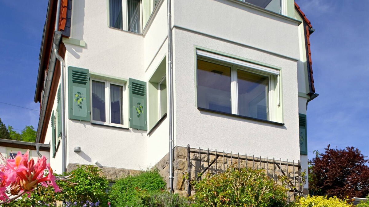 Dresden House | Holiday Home 'Weitblick' with Mountain View, Private Terrace and Wi-Fi