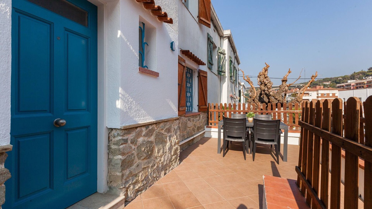 Caldes d'Estrac House | Holiday Home with Private Terrace, Wi-Fi and Air Conditioning