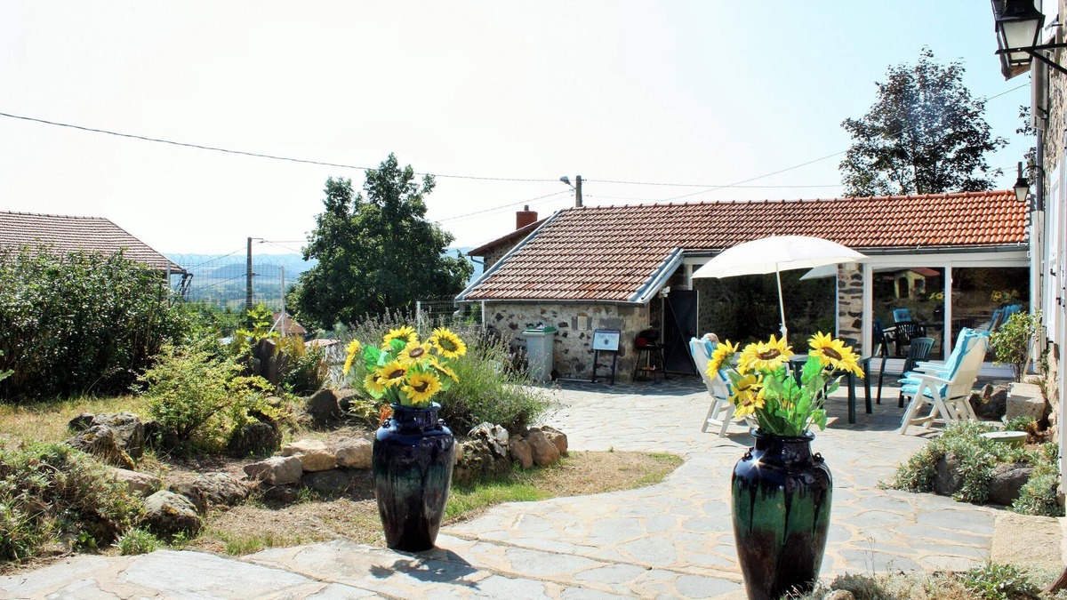 Ceaux-d'Allegre House | Holiday home with private pool