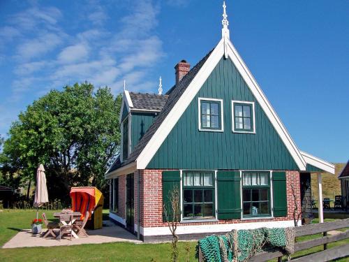 Hippolytushoef House | Holiday Home Wiringherlant-7 by Interhome