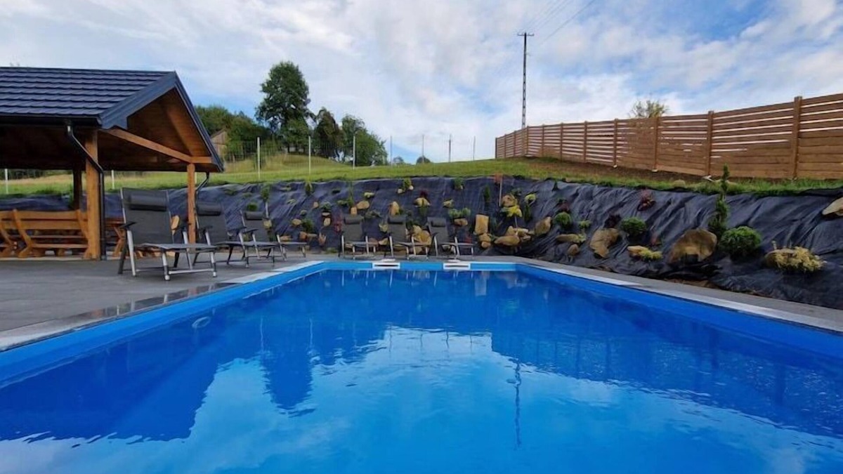 gmina Iwierzyce House | Holiday Home Wiśniowa with Pool and Mountain Views