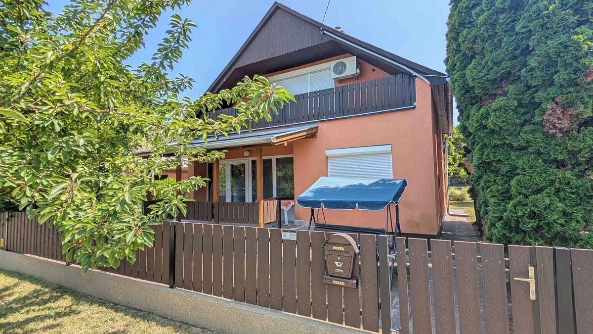 Balatonfenyves House | Holiday home with washing machine