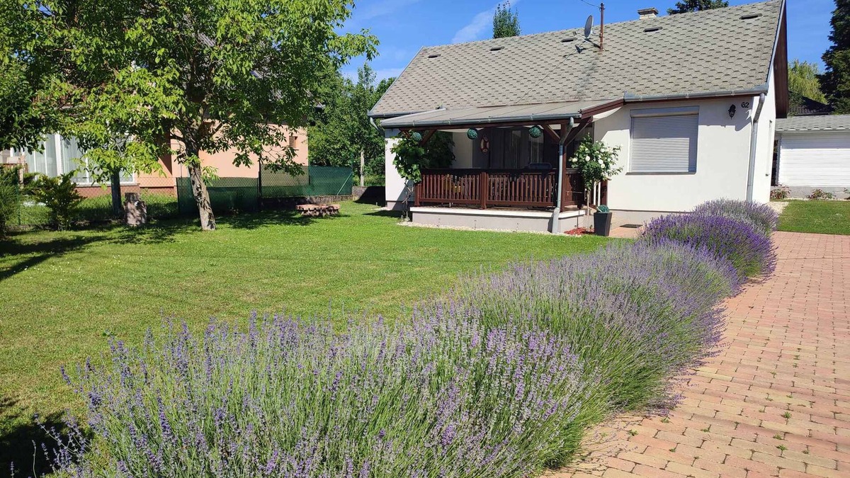 Balatonfenyves House | Holiday home with toys in the garden