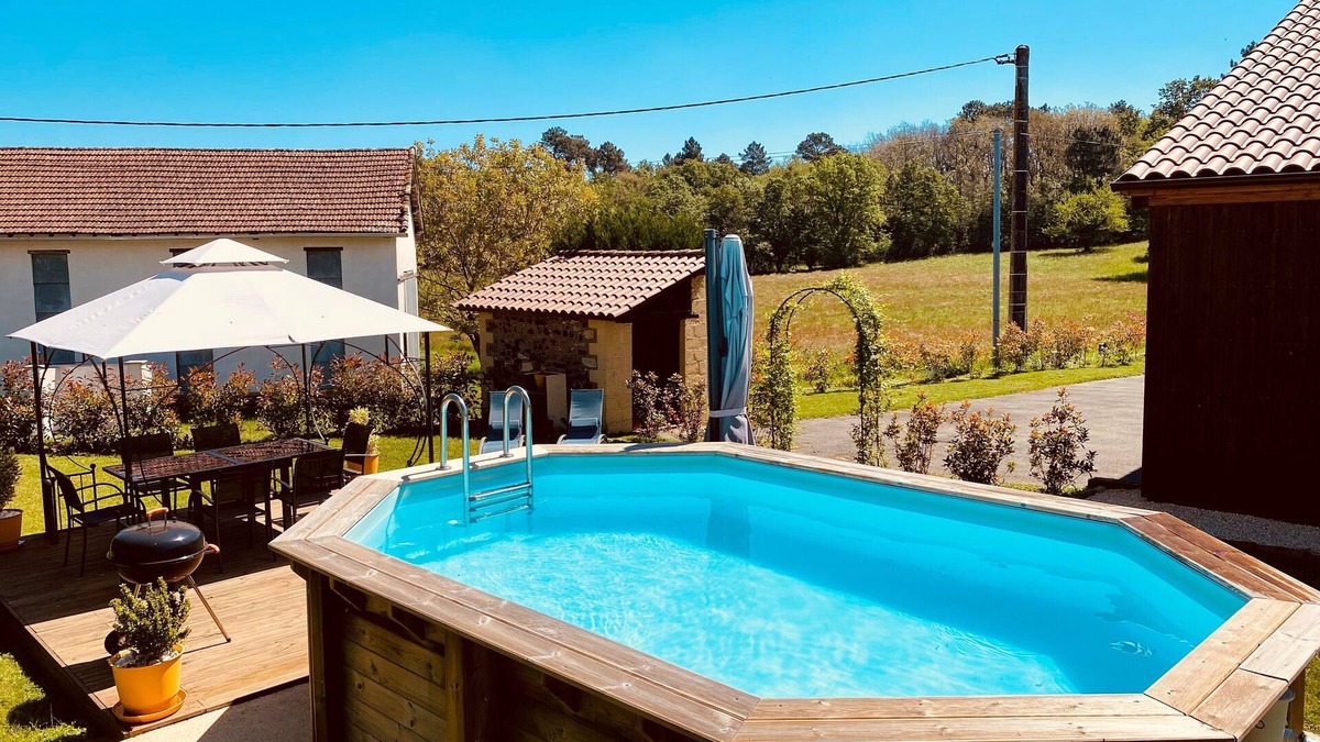 Capdrot House | Holiday Home with 3 Bedrooms, Aircon and Private Heated Pool - 40 Mins Bergerac