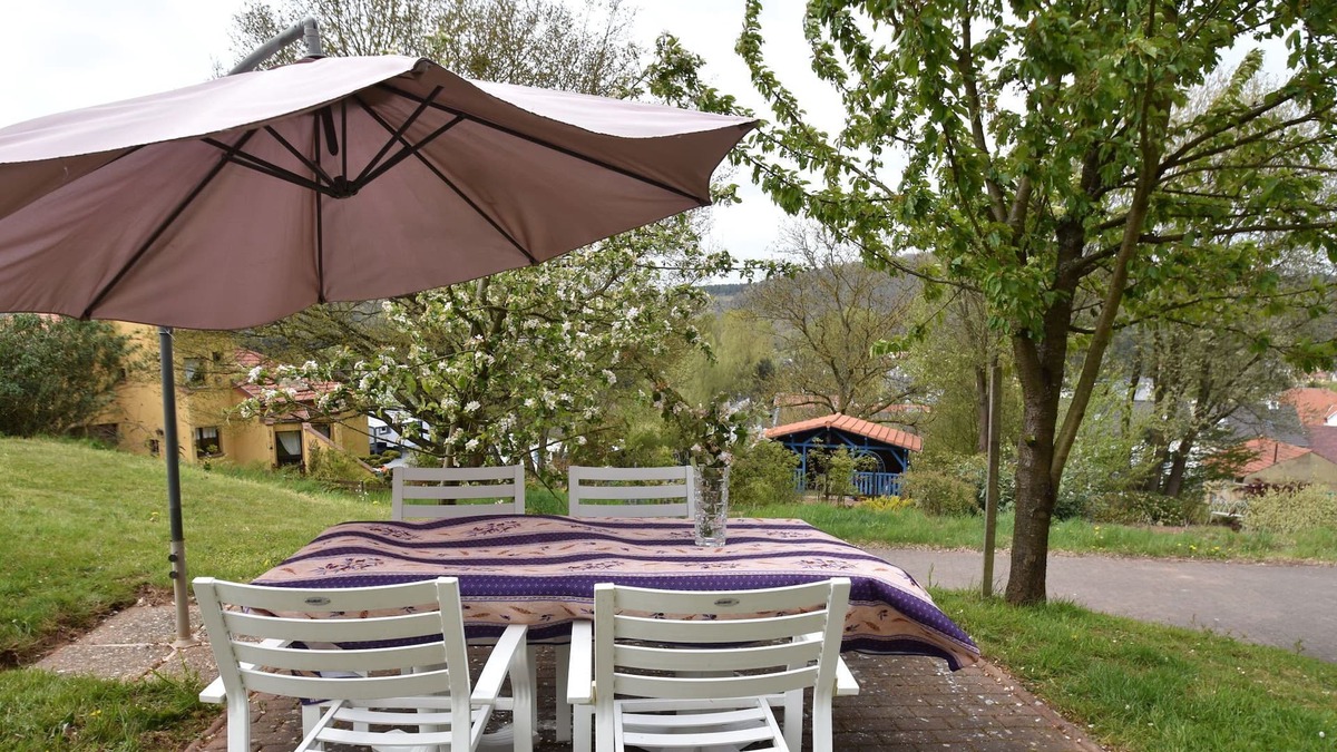 Varsberg House | Holiday home with beautiful view on the village