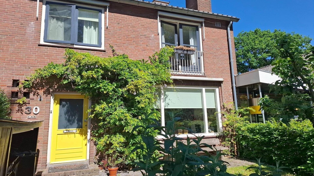 Municipality of Heiloo House | Holiday home with beautiful garden.
