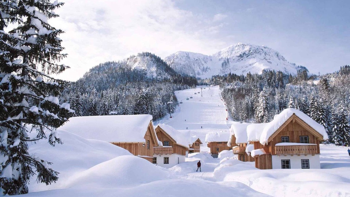 Altaussee House | Holiday home with dishwasher and internet access directly on the slopes