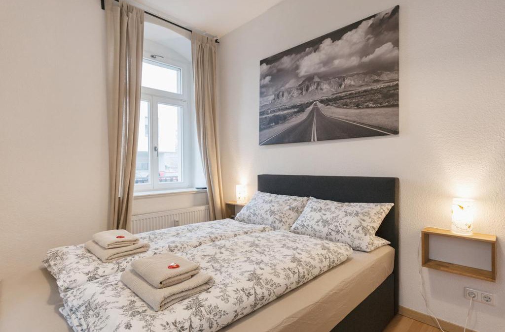 Dresden Apartment | Holiday Home With EV-Station & Netflix
