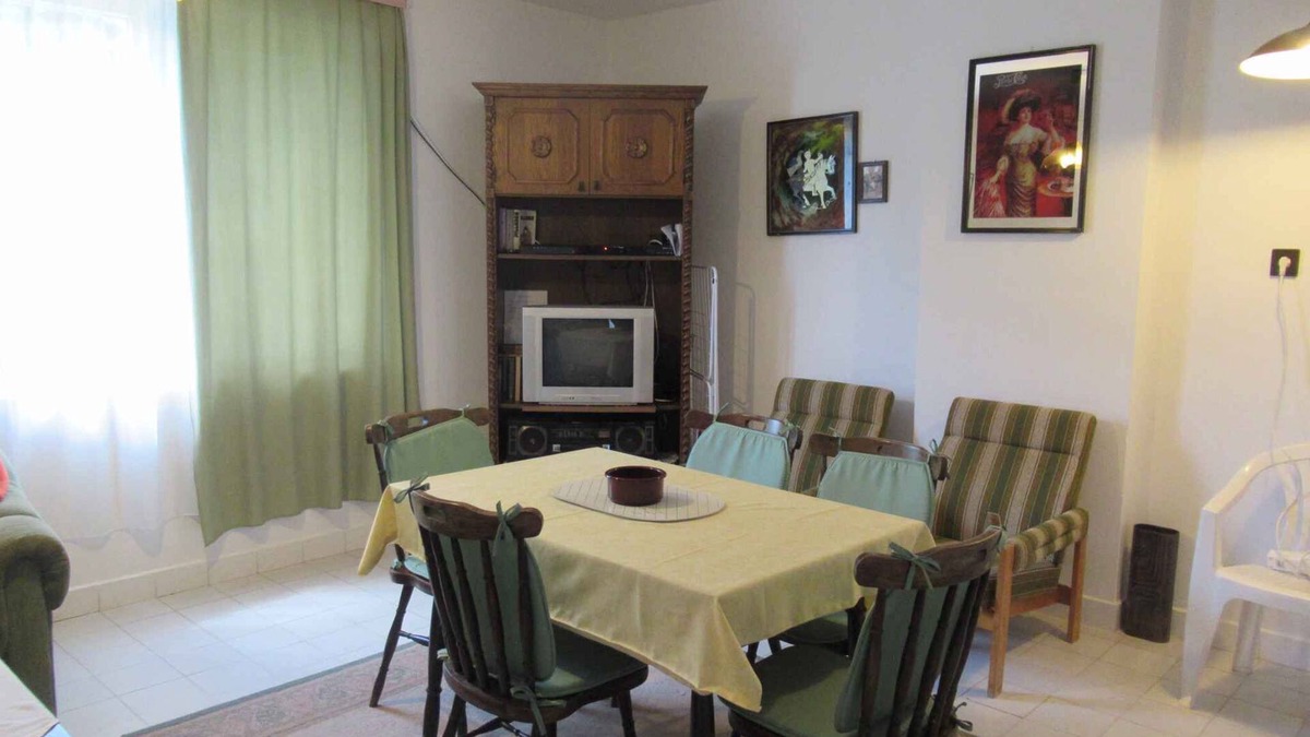 Csopak House | Holiday home with garden and only 300 m from the beach
