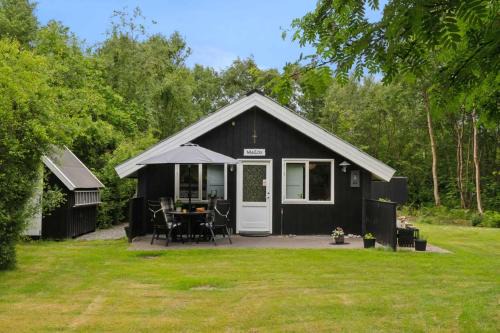 Hurup Thy House | Holiday Home With Green Oasis Near The Fjord