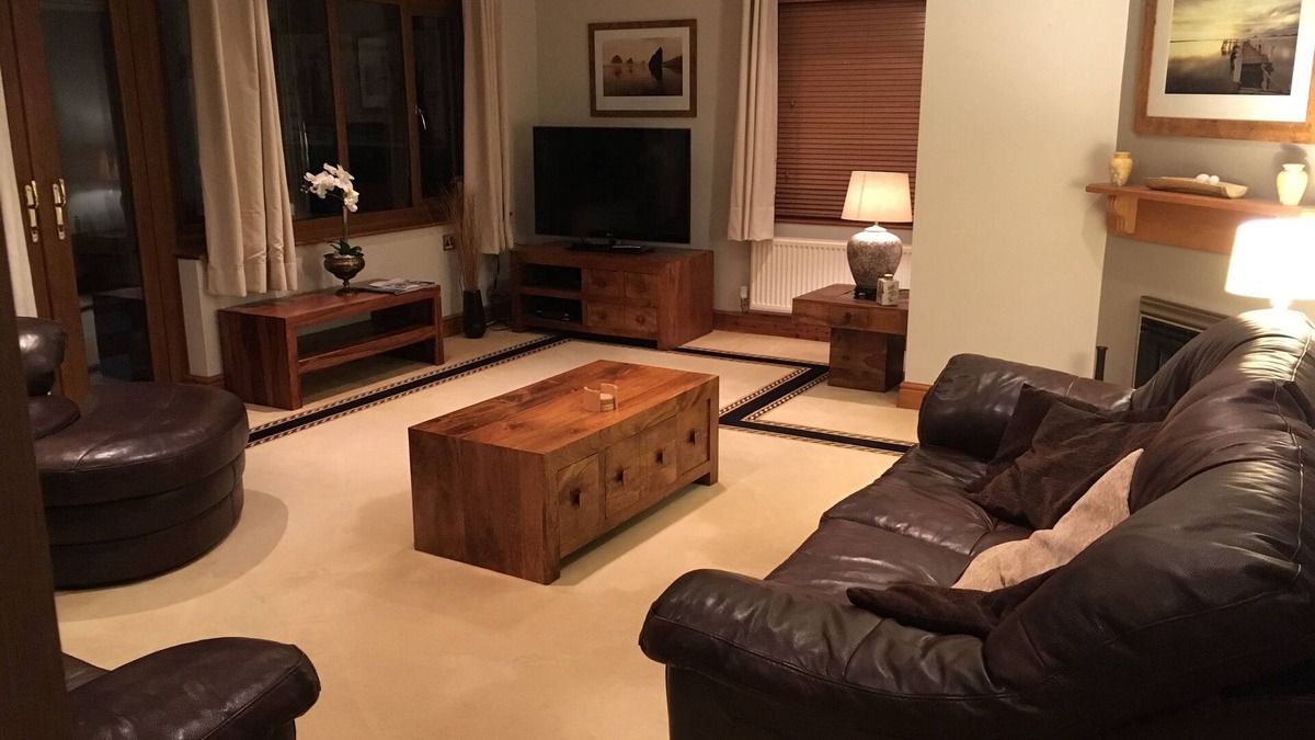 Tenby House | Holiday home with heated outdoor swimming pool May-Sept. Hot tub as extra