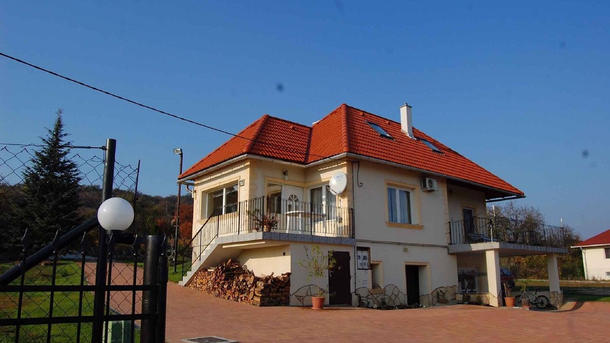 Balatonalmadi House | Holiday home with outdoor pool and panorama