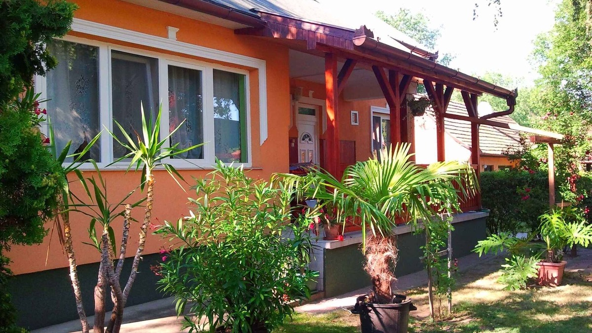 Balatonlelle House | Holiday home with terrace and barbecue