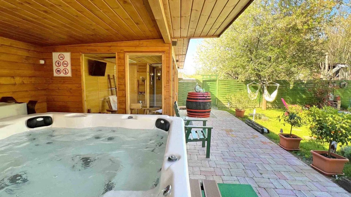 Koroshegy House | Holiday home with lovely furnishings, whirlpool and sauna