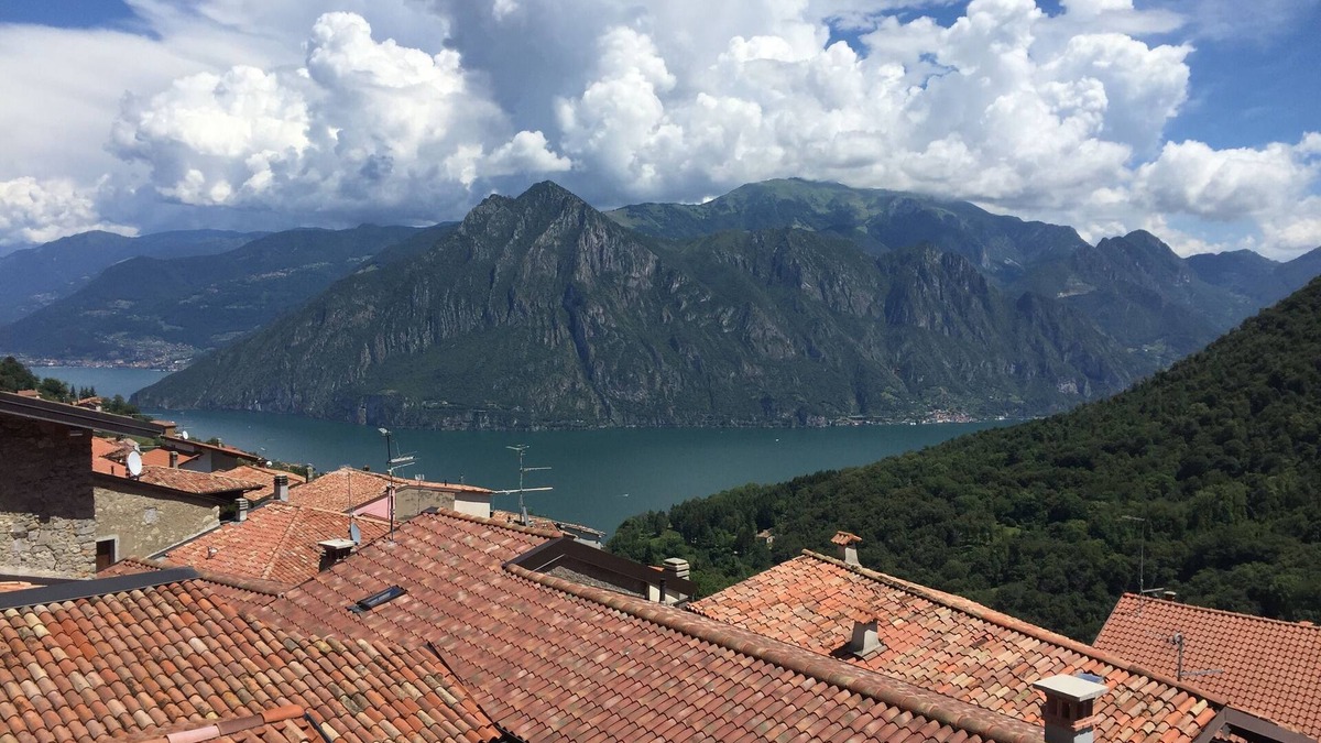 Fonteno Apartment | Holiday home with lovely views of Lake Iseo for 6 people