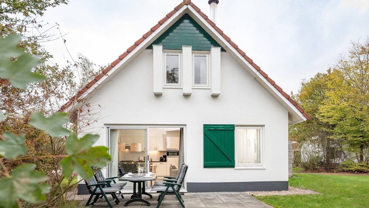 Appelscha House | Holiday Home with Fireplace near Wold