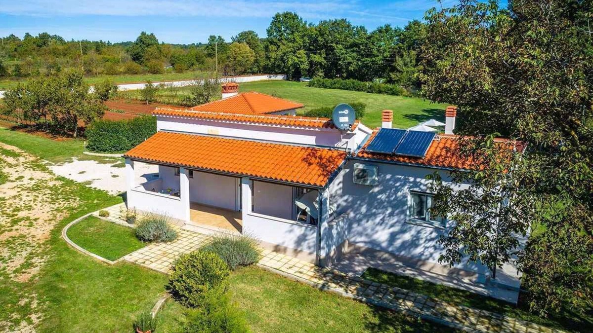 Prodol House | Holiday home with pool and air conditioning