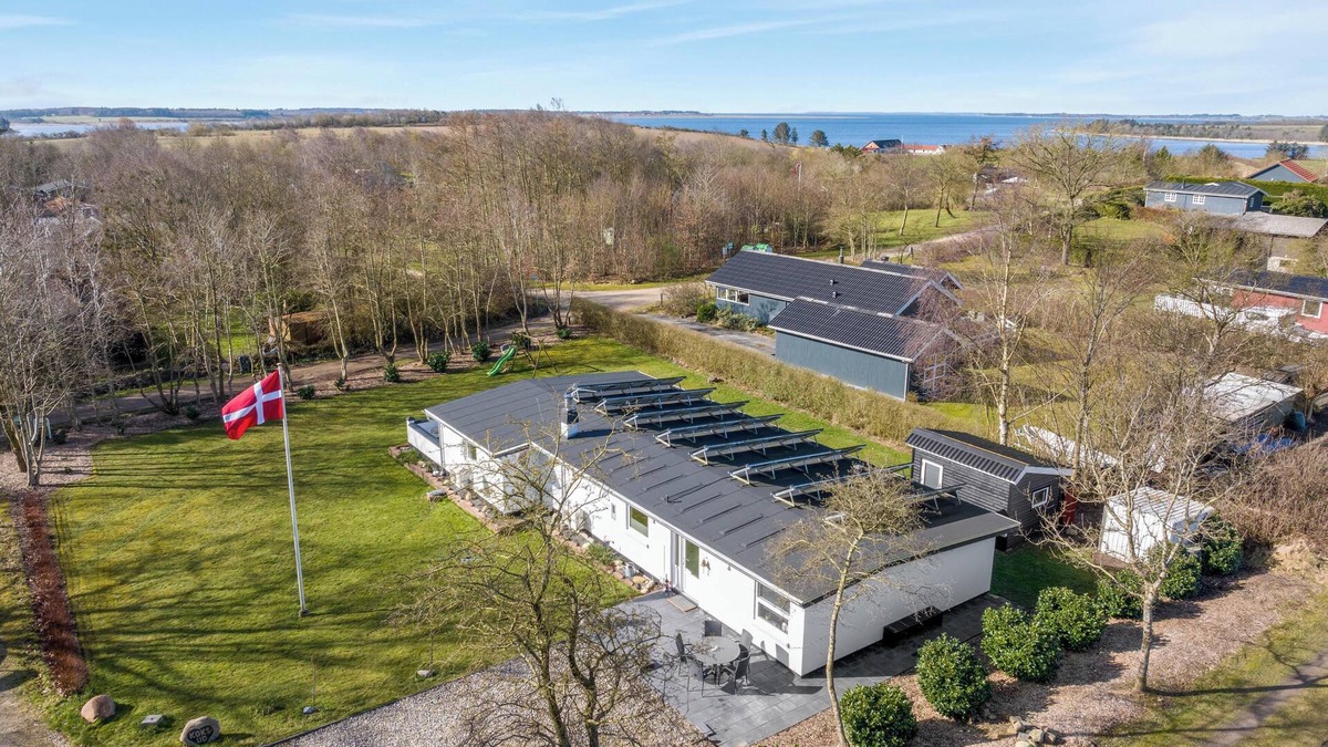 Ronbjerg House | Holiday home with pool and spa close to the Limfjord.