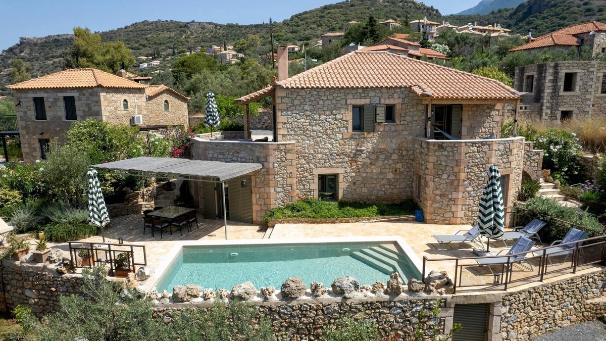 Lefktro House | Holiday home with private pool in quiet location, close to the Stoupa sandy beac