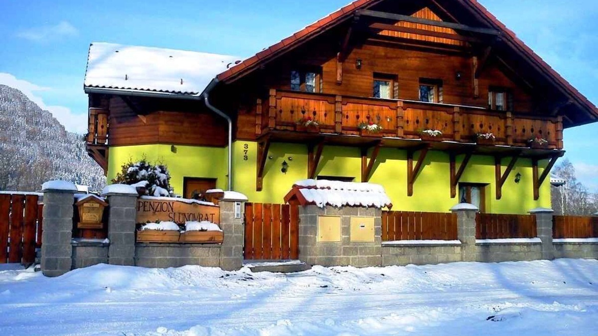 Hroznetin House | Holiday home with sauna and outdoor swimming pool