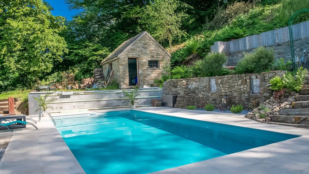 Ensival House | Holiday Home With Sauna and Swimming Pool
