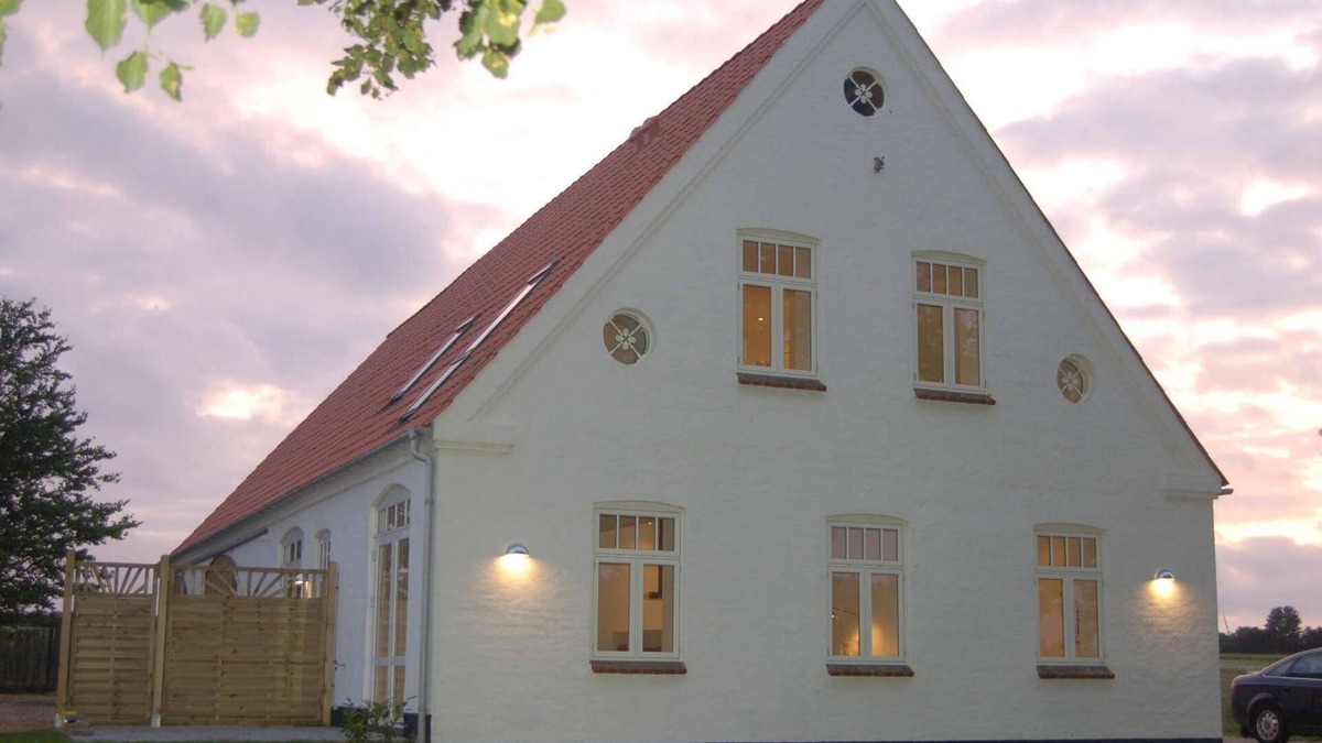 Grasten Apartment | Holiday Home with Sea View
