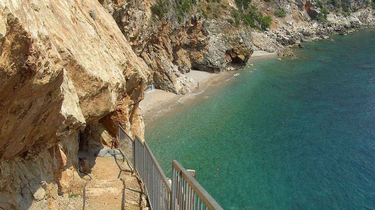 Popovici House | Holiday home With sea view and terrace