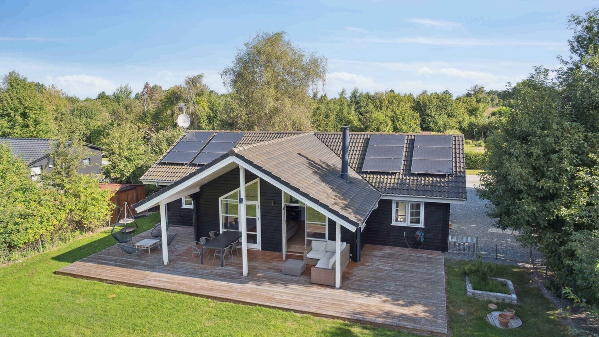 Kramnitse House | Holiday home with spa near beach and nature