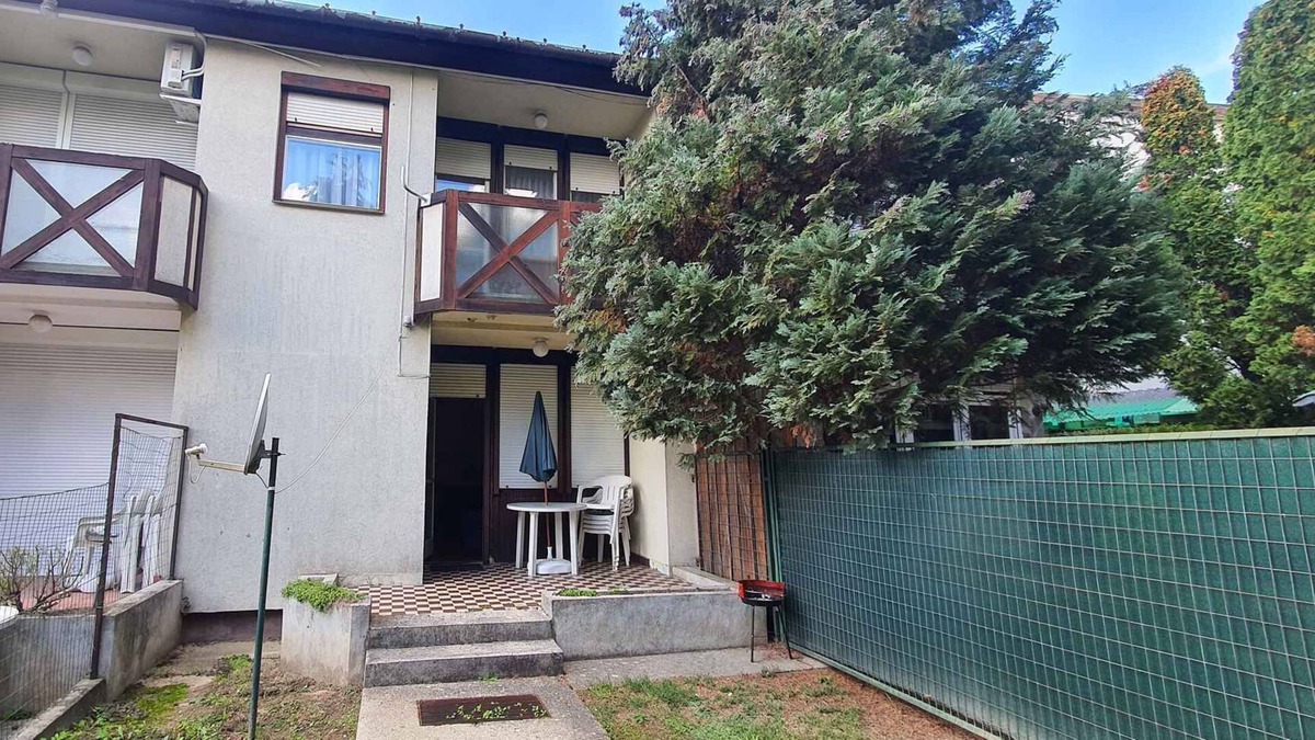 Heviz House | Holiday home with terrace and Internet