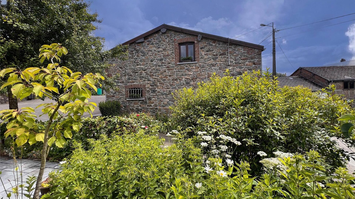Trois-Ponts House | Holiday home with wood stove & spacious garden
