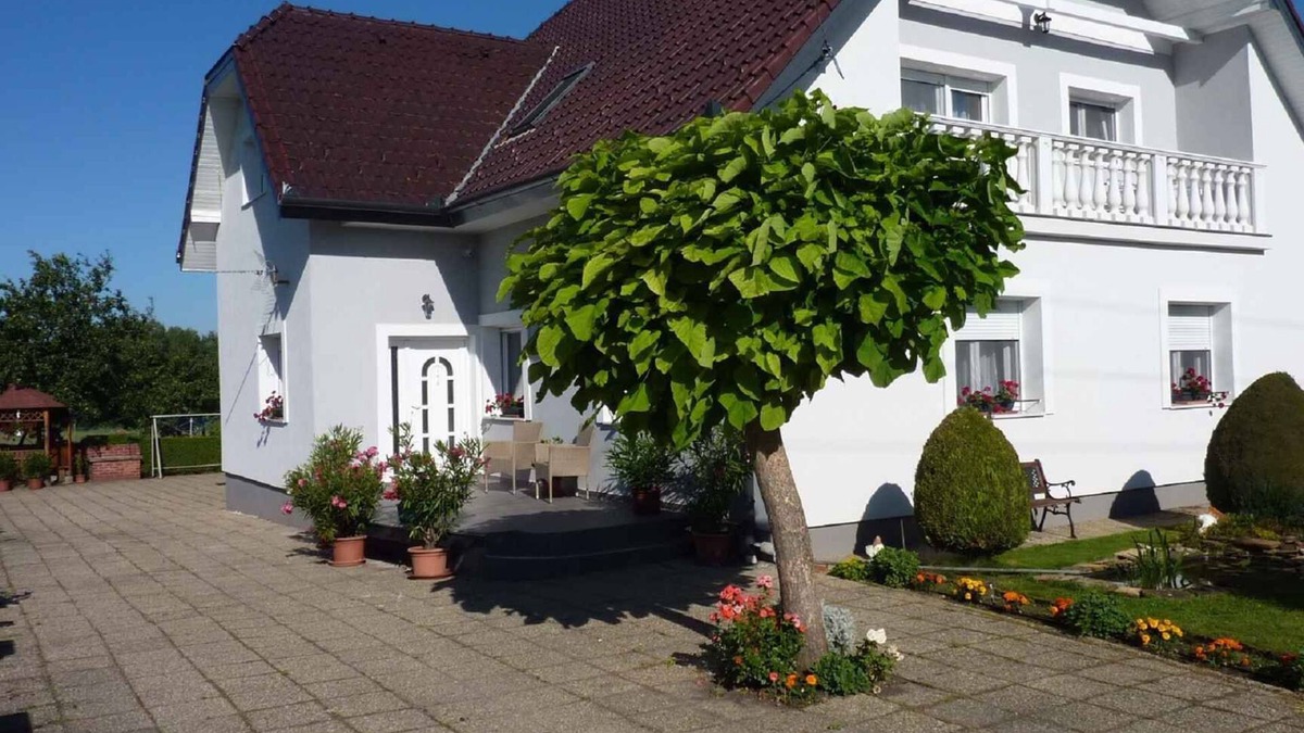 Gyenesdias House | Holiday home with whirlpool, large garden pavilion, air conditioning and WiFi